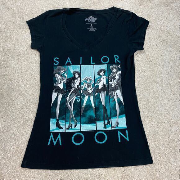 Hot Topic Sailor Moon Crystal Characters Graphic T-Shirt Size S - Picture 1 of 3